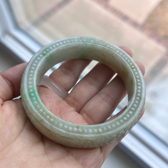 💚💯Authentic traditional carved green/yellow/white Jade bangle translucent - Picture 6 of 9